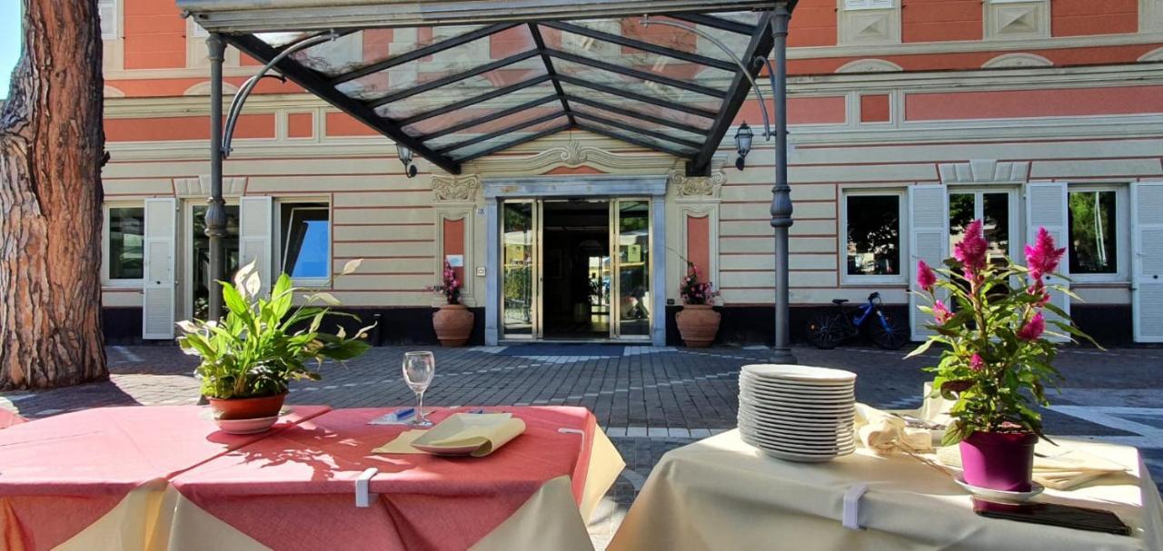 Hotel Sud Est By Fam Rossetti Lavagna Eksteriør billede