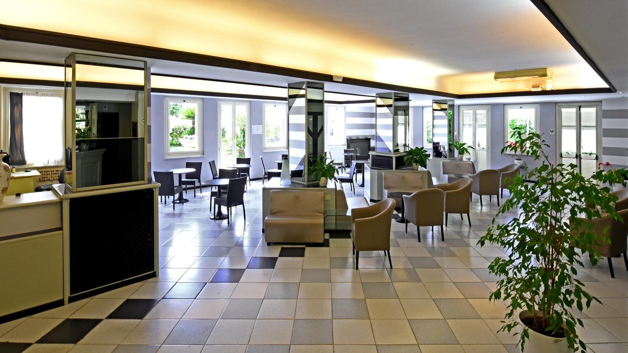 Hotel Sud Est By Fam Rossetti Lavagna Eksteriør billede